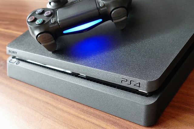 playstation 4 s ovladačem